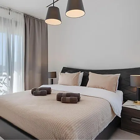 In Stancija Paradiz * Jursici