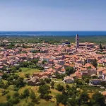 Stunning In Stancija Paradiz Holiday home Jursici