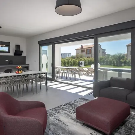 In Stancija Paradiz Holiday home Jursici