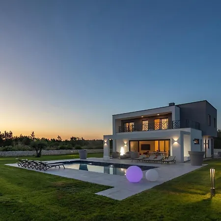 In Stancija Paradiz Holiday home Jursici